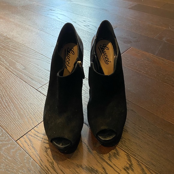 Gucci Heels - Picture 2 of 2